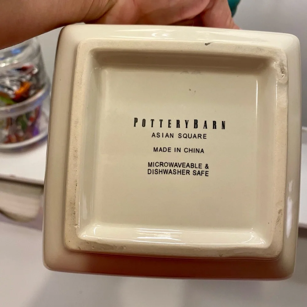POTTERY BARN ASIAN SQUARE NOODLE BOWL RAMEN BOWL RETIRED DESIGN CHOPSTICK SLOTS